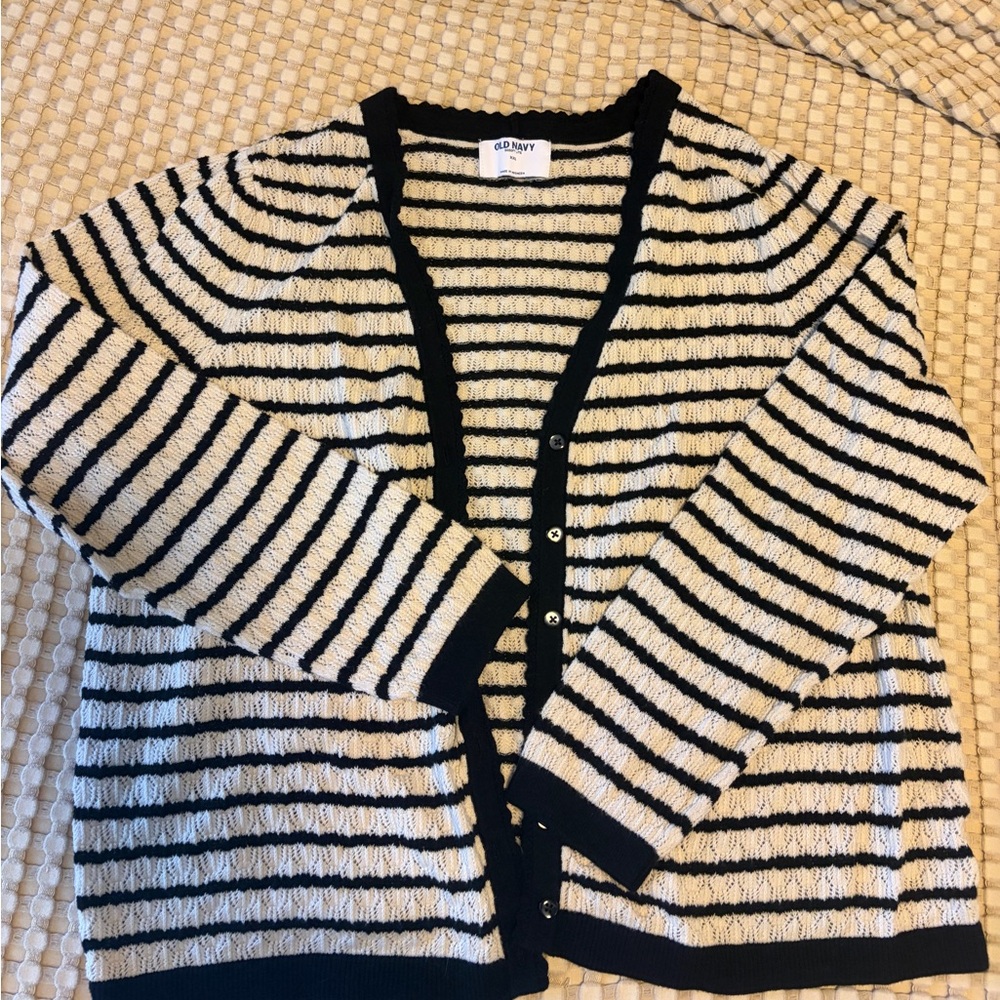 Old Navy Black & White Striped Women's Cardigan Sweater